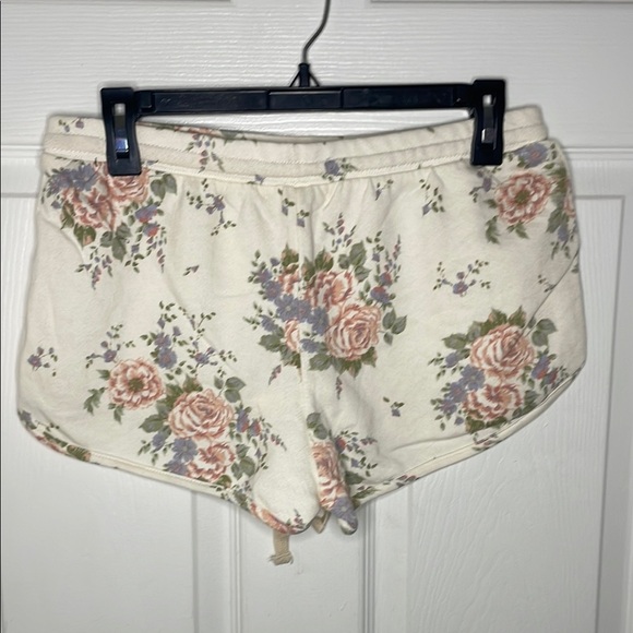 Lovestitch Floral Loungewear Shorts Set - Picture 8 of 11